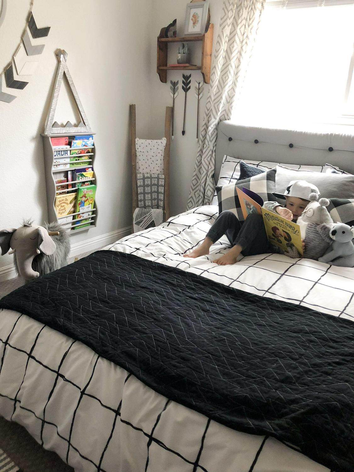 City Scene Zander White Comforter Set, Full/Queen - Image 9