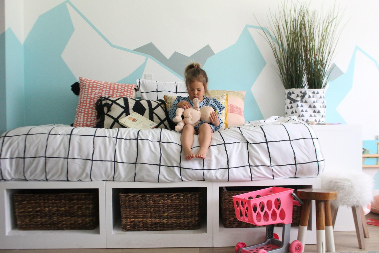 City Scene Zander White Comforter Set, Full/Queen - Image 8