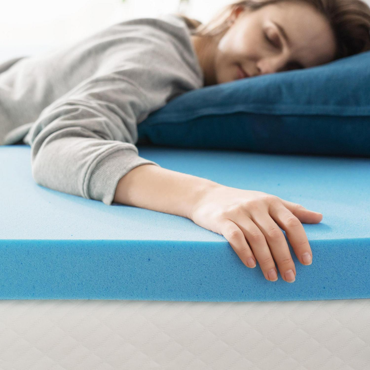 Zinus 2" Green Tea Cooling Gel Memory Foam Mattress Topper, Queen - Image 10