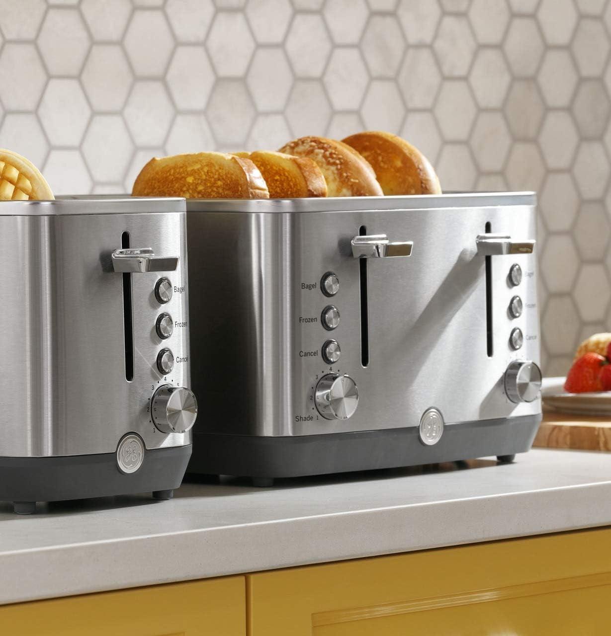 General Electric 4-Slice Toaster, Stainless Steel with Removable Tray - Image 3