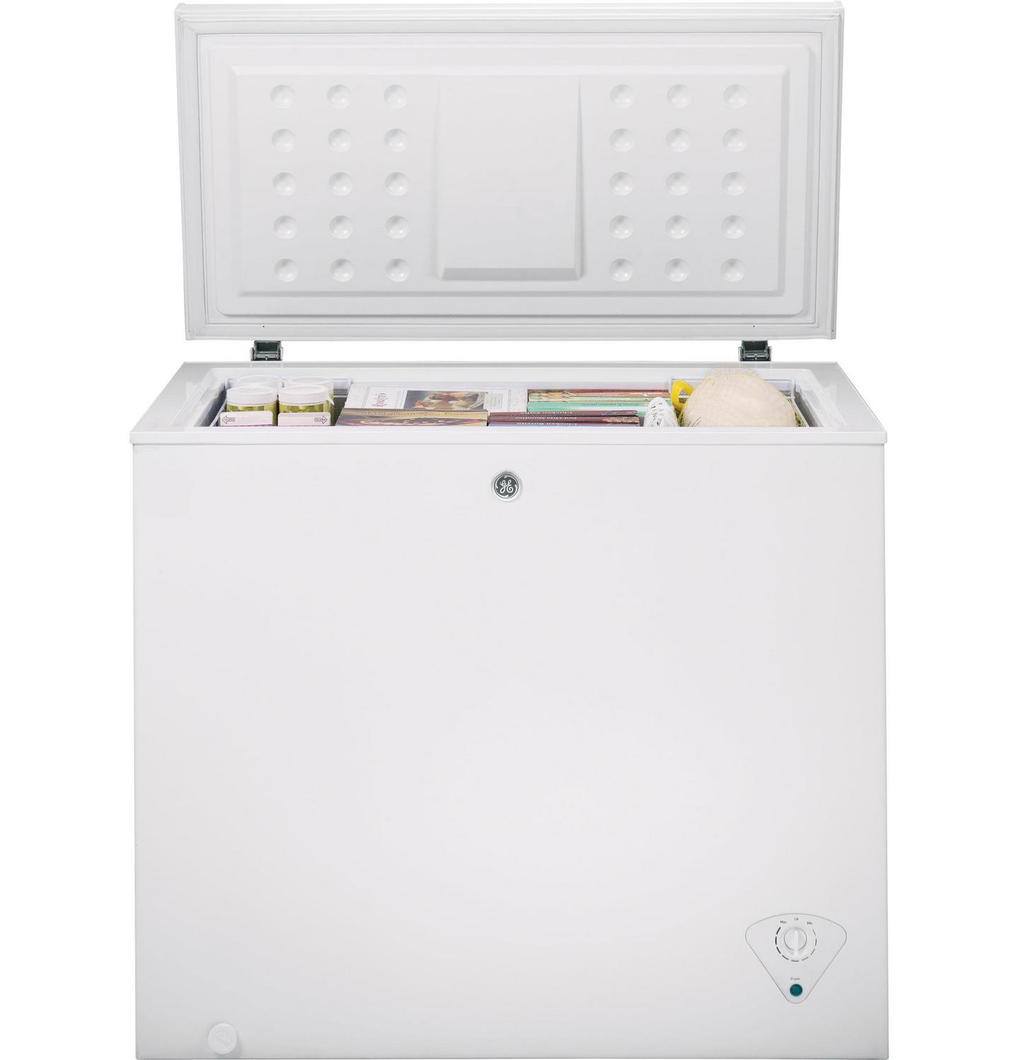 General Electric FCM7SKWW 7.0 Cu. Ft. Chest Freezer, White - Image 3
