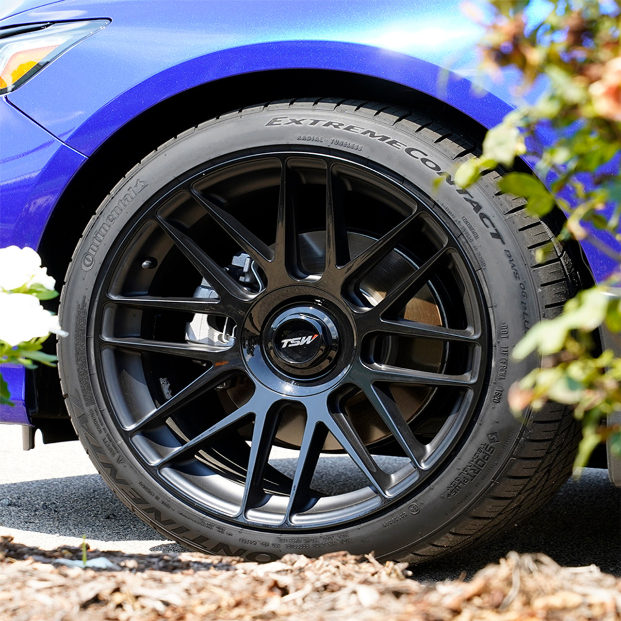 Continental ExtremeContact DWS06 PLUS UHP All Season 225/55ZR17 97W Passenger Tire - Image 5