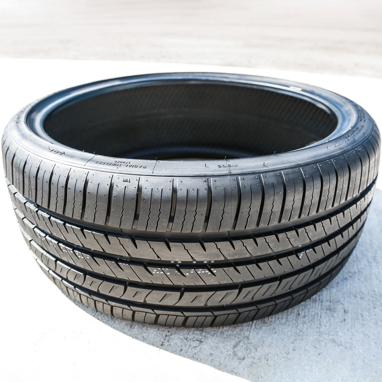 Evoluxx Capricorn UHP UHP 225/40R18 92Y XL Passenger Tire - Image 5