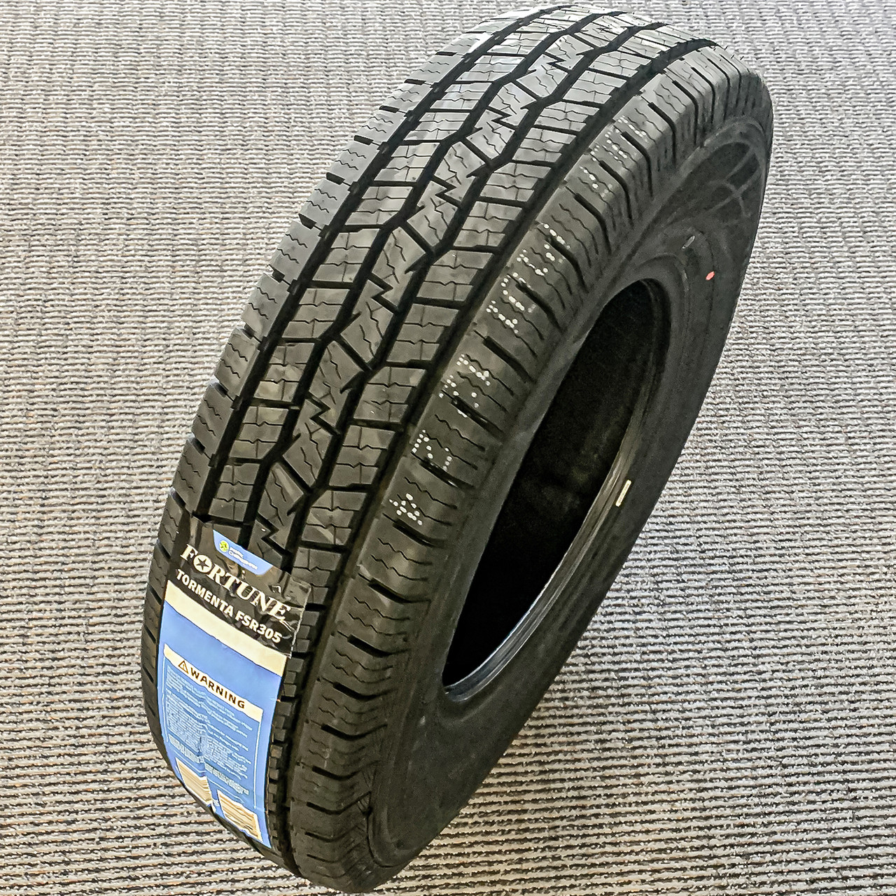 Fortune Tormenta H/T FSR305 Highway 265/50R20 111T XL Light Truck Tire - Image 3
