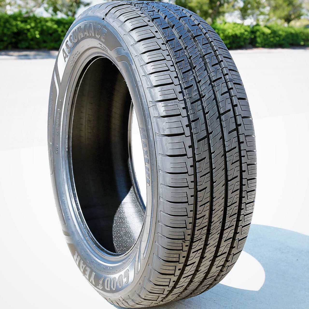 Goodyear Assurance MaxLife All Season 235/55R18 100V Passenger Tire - Image 5